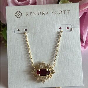 NWT Kendra Scott Grayson Gold Sunburst Frame Short Pendant Necklace in Red Glass